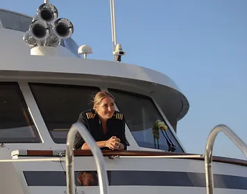 first steward yacht salary